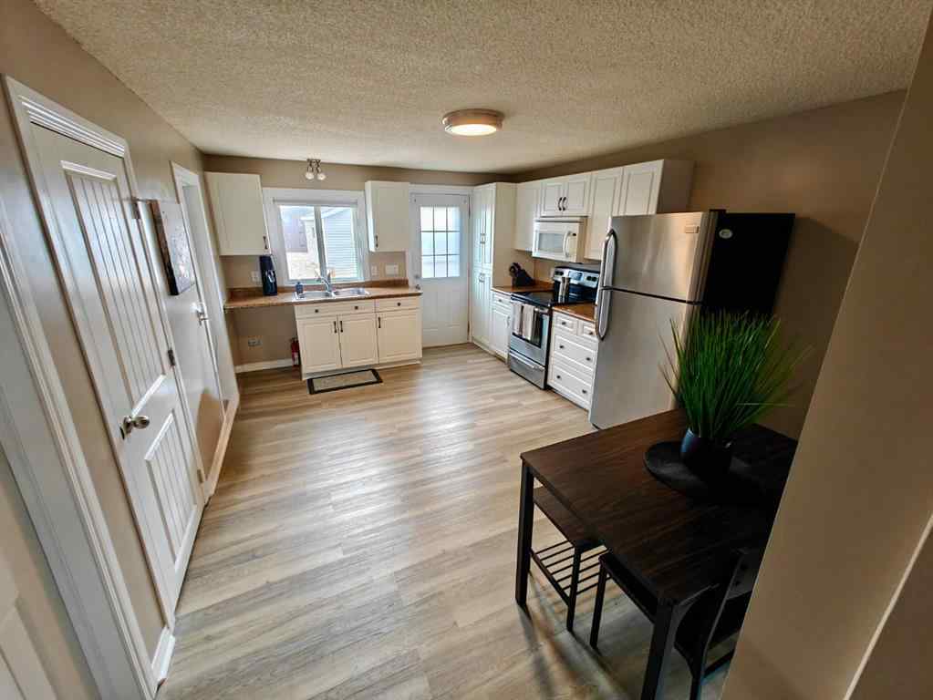 MLS® A2214298 - 1233 6 Avenue  in Wainwright Wainwright, Residential