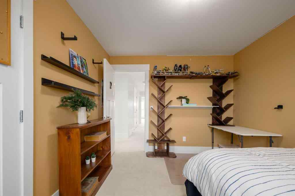 MLS® A2214332 - 172 Grandview Way  in Springbank Rural Rocky View County, Residential