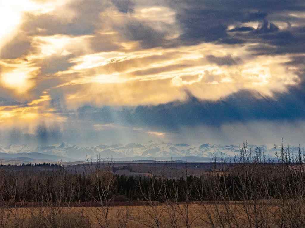 MLS® A2214332 - 172 Grandview Way  in Springbank Rural Rocky View County, Residential