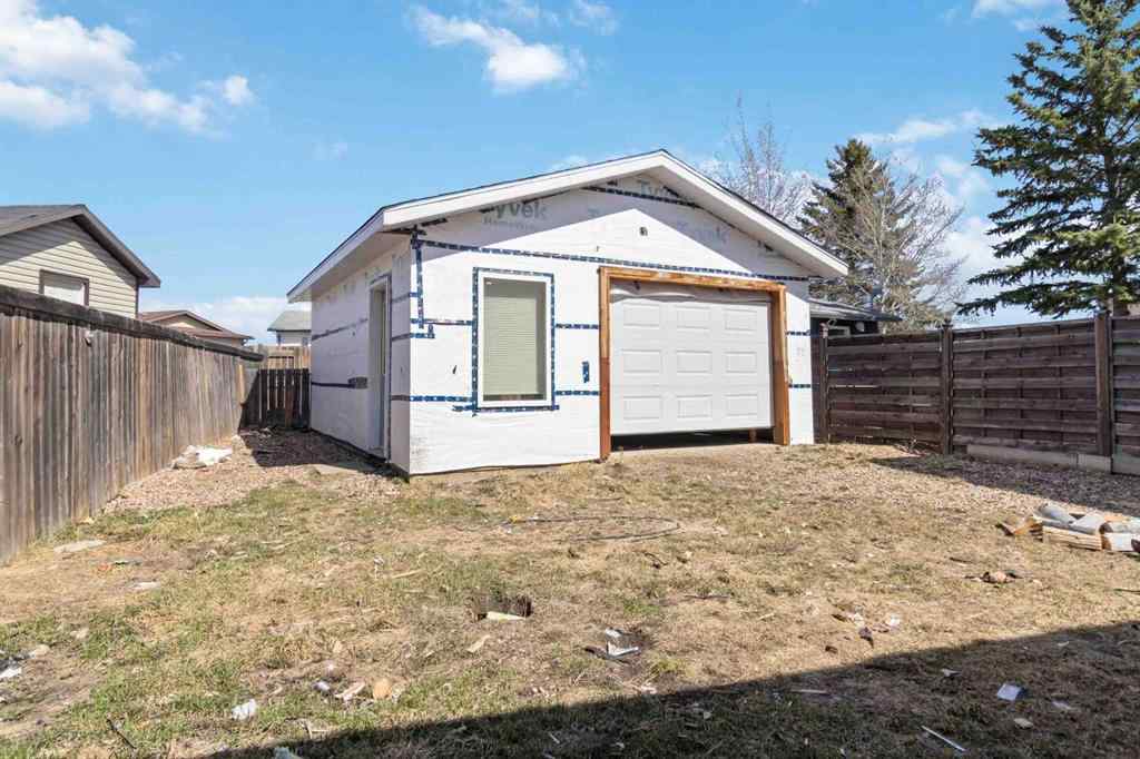 MLS® A2214544 - 176 Fullerton Drive  in Dickinsfield Fort McMurray, Residential