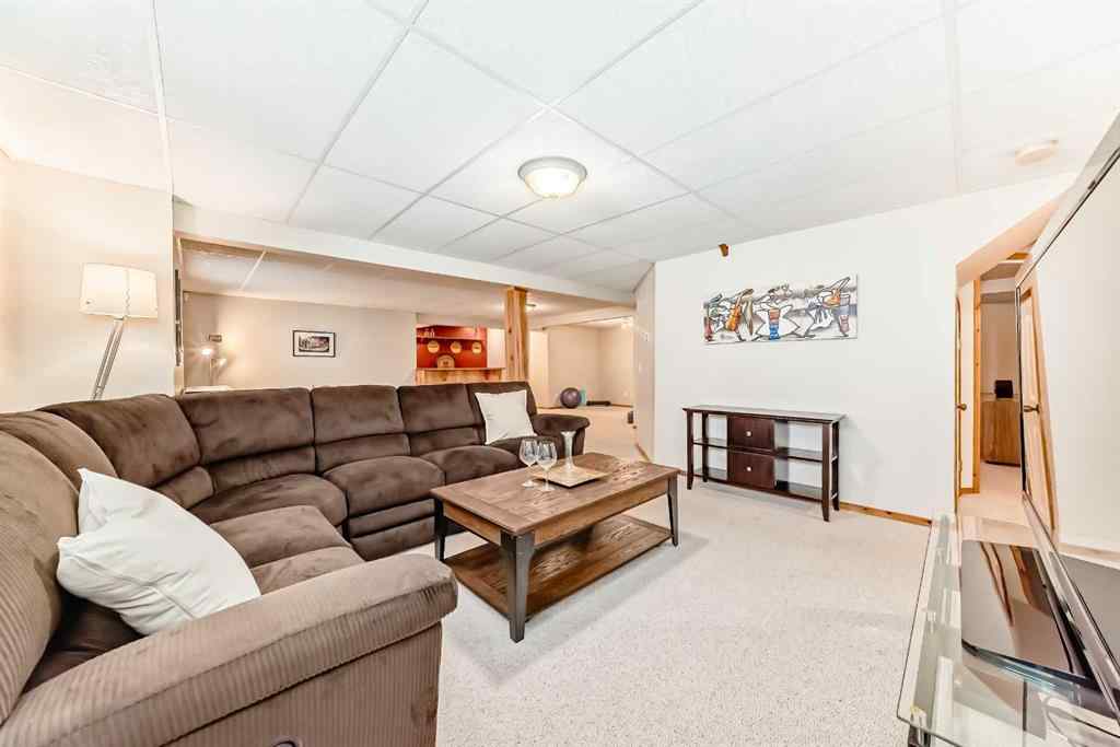 MLS® A2214569 - 209 Patterson Hill SW in Patterson Calgary, Residential