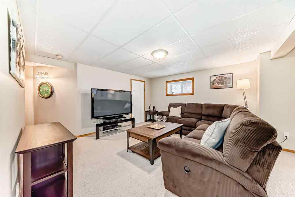 MLS® A2214569 - 209 Patterson Hill SW in Patterson Calgary, Residential