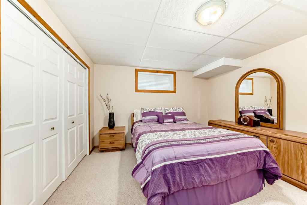 MLS® A2214569 - 209 Patterson Hill SW in Patterson Calgary, Residential