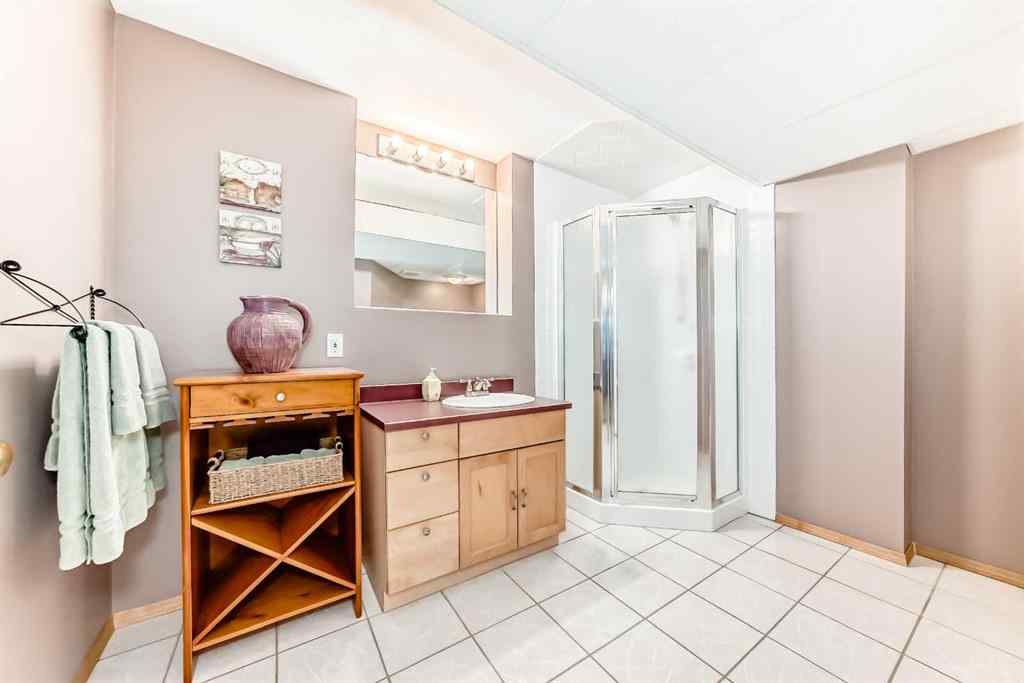 MLS® A2214569 - 209 Patterson Hill SW in Patterson Calgary, Residential