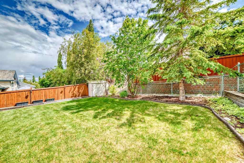 MLS® A2214569 - 209 Patterson Hill SW in Patterson Calgary, Residential