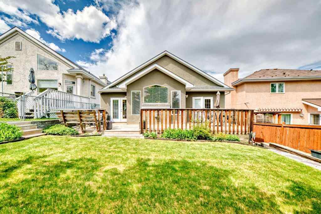 MLS® A2214569 - 209 Patterson Hill SW in Patterson Calgary, Residential