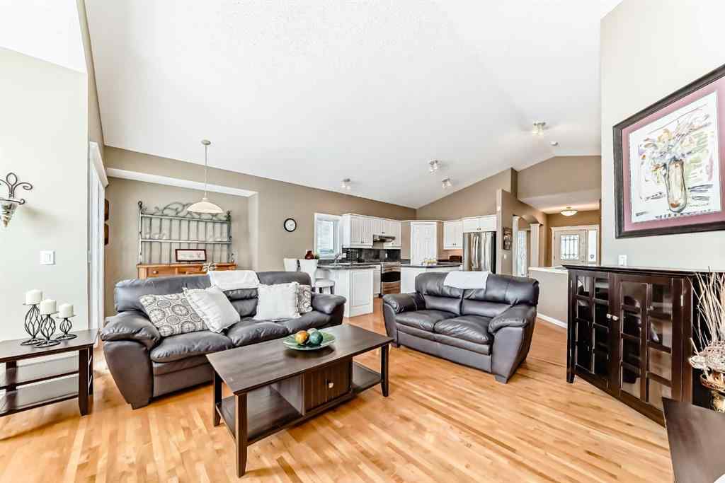MLS® A2214569 - 209 Patterson Hill SW in Patterson Calgary, Residential