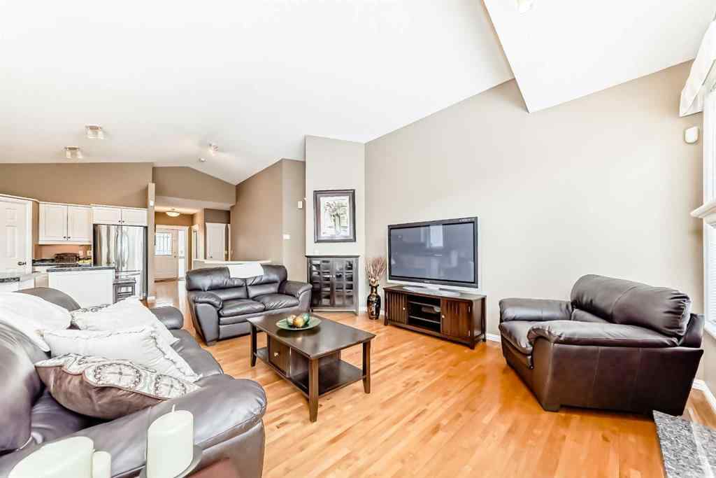 MLS® A2214569 - 209 Patterson Hill SW in Patterson Calgary, Residential