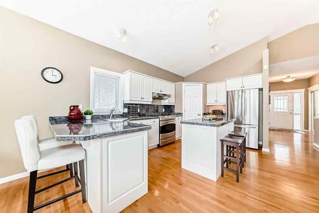 MLS® A2214569 - 209 Patterson Hill SW in Patterson Calgary, Residential