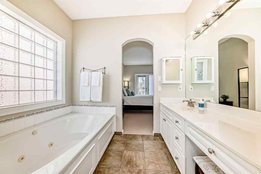 MLS® A2214569 - 209 Patterson Hill SW in Patterson Calgary, Residential