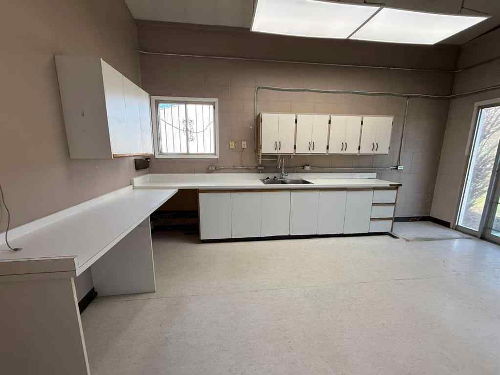 MLS® A2214720 - 5502 Highway 2A   in NONE Ponoka, Commercial