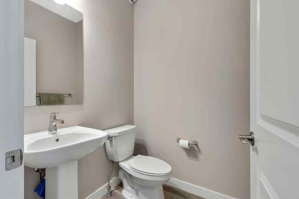 MLS® A2214962 - 216 Creekstone Row SW in Pine Creek Calgary, Residential