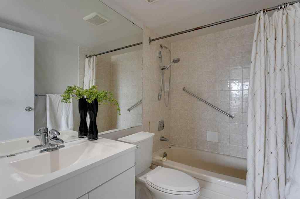 MLS® A2214996 - Unit #550 310 8 Street SW in Downtown Commercial Core Calgary, Residential