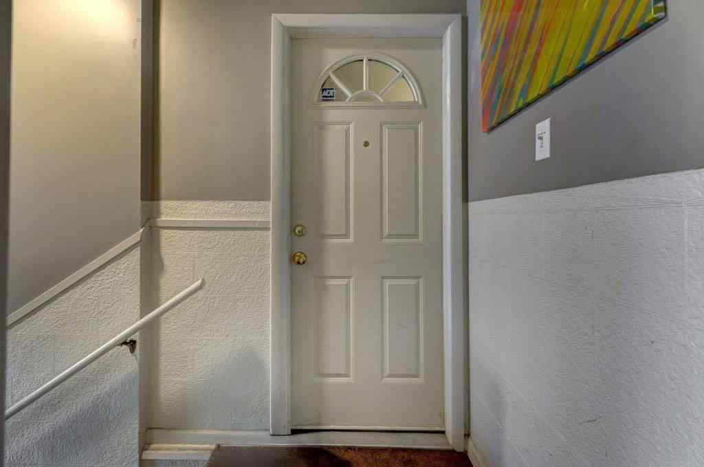 MLS® A2215051 - 203 43 Avenue SW in Parkhill Calgary, Residential