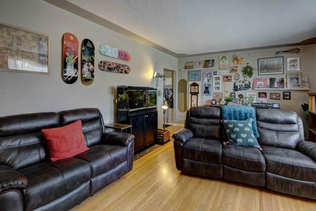 MLS® A2215051 - 203 43 Avenue SW in Parkhill Calgary, Residential