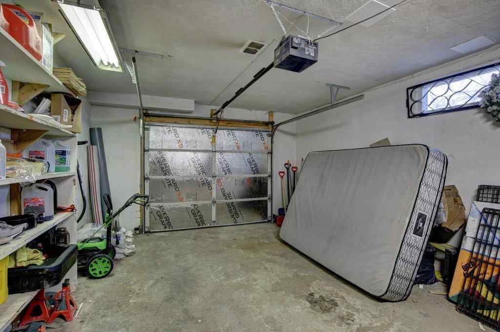MLS® A2215051 - 203 43 Avenue SW in Parkhill Calgary, Residential