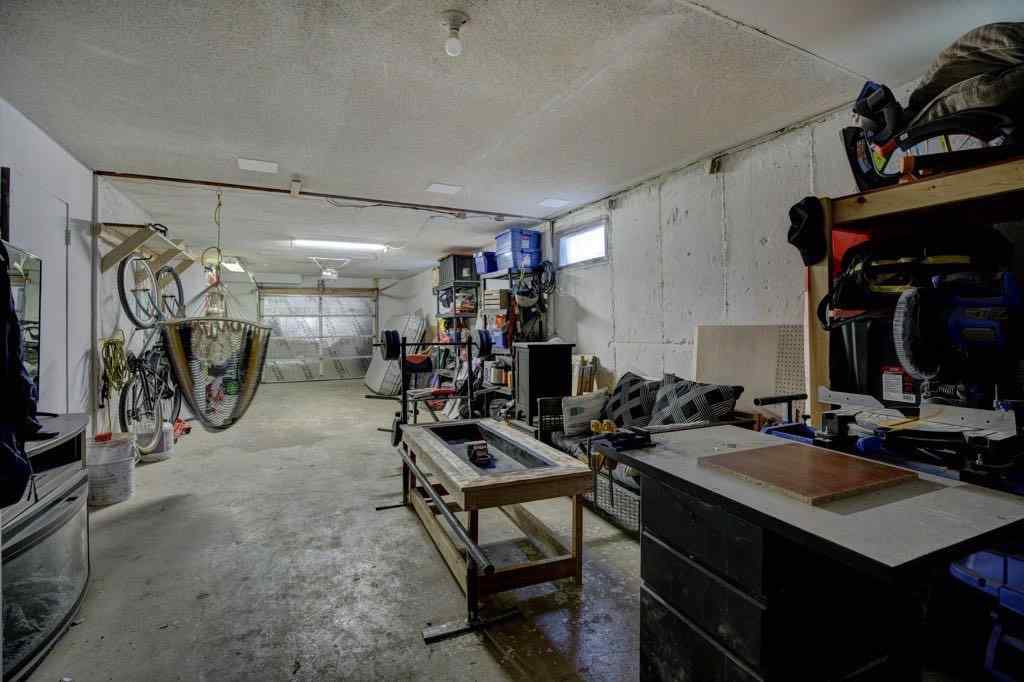 MLS® A2215051 - 203 43 Avenue SW in Parkhill Calgary, Residential