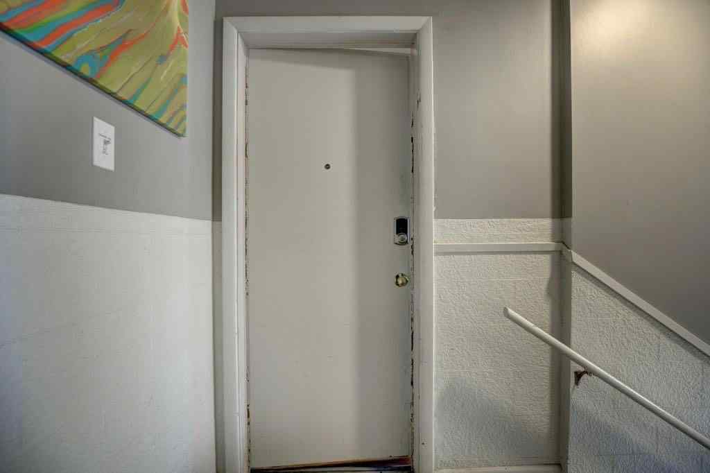MLS® A2215051 - 203 43 Avenue SW in Parkhill Calgary, Residential