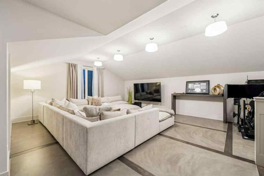 MLS® A2215059 - 625 Britannia Drive SW in Elboya Calgary, Residential
