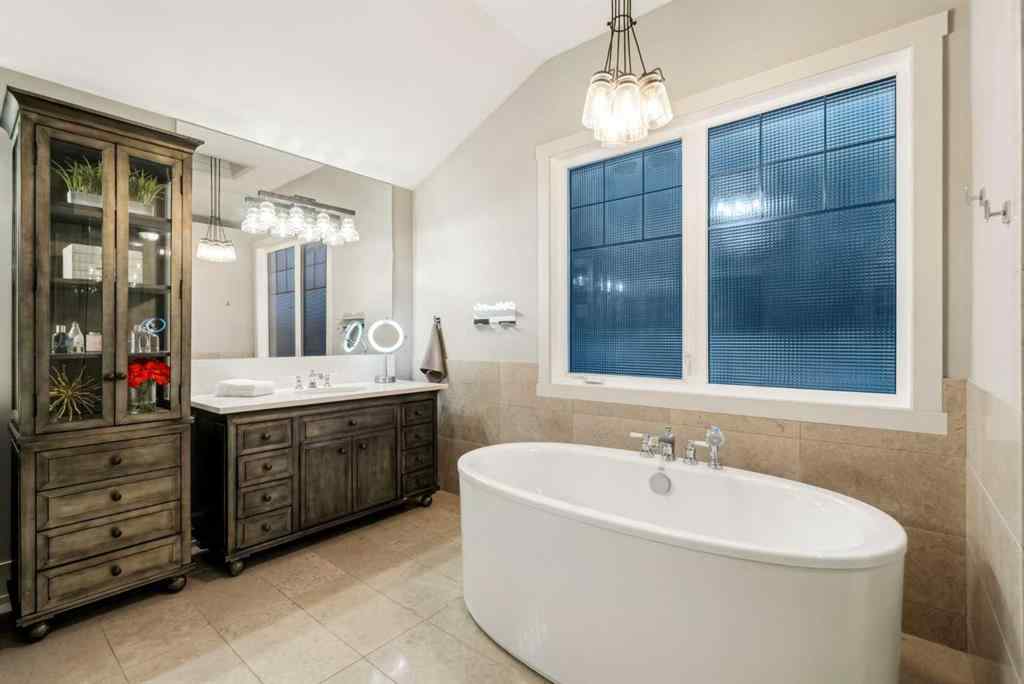 MLS® A2215059 - 625 Britannia Drive SW in Elboya Calgary, Residential