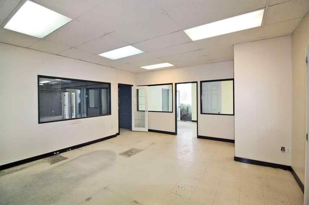 MLS® A2215068 - Unit #Unit 111 3501 23 Street NE in North Airways Calgary, Commercial