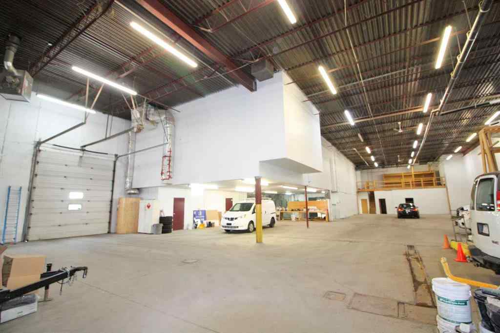MLS® A2215068 - Unit #Unit 111 3501 23 Street NE in North Airways Calgary, Commercial
