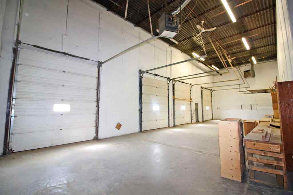 MLS® A2215068 - Unit #Unit 111 3501 23 Street NE in North Airways Calgary, Commercial
