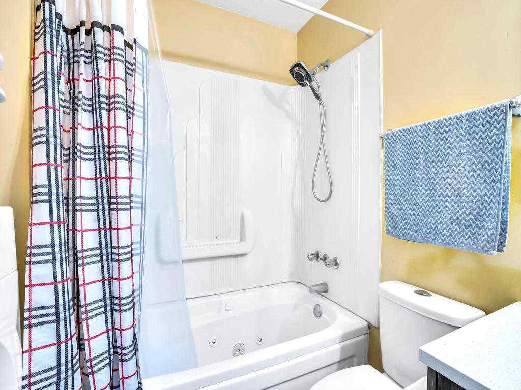 MLS® A2215131 - 104 Falshire Close NE in Falconridge Calgary, Residential