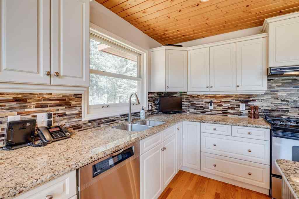 MLS® A2215187 - 118 Mountain Lion Drive  in Wintergreen_BC Bragg Creek, Residential