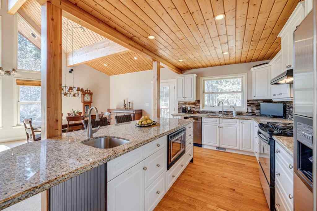 MLS® A2215187 - 118 Mountain Lion Drive  in Wintergreen_BC Bragg Creek, Residential