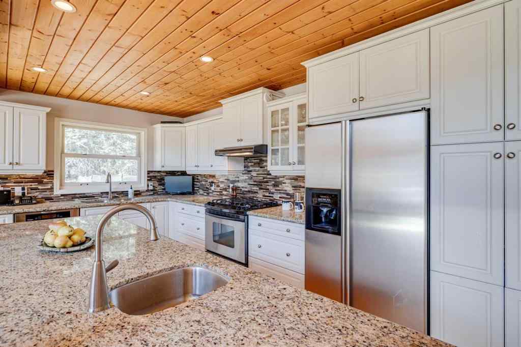 MLS® A2215187 - 118 Mountain Lion Drive  in Wintergreen_BC Bragg Creek, Residential