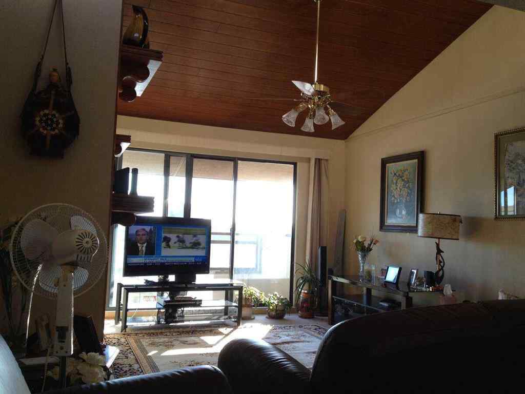 MLS® A2215203 - Unit #407 3719C 49 Street NW in Varsity Calgary, Residential