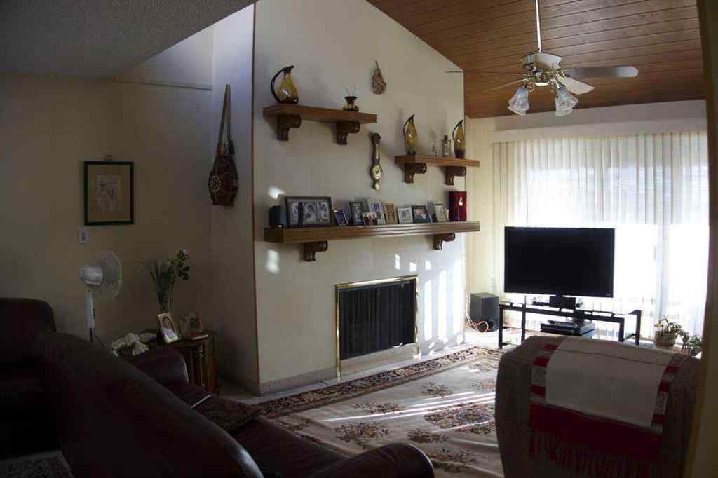 MLS® A2215203 - Unit #407 3719C 49 Street NW in Varsity Calgary, Residential