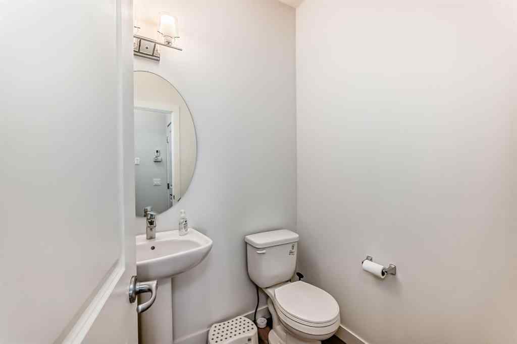 MLS® A2215213 - Unit #306 11 Evanscrest Mews NW in Evanston Calgary, Residential