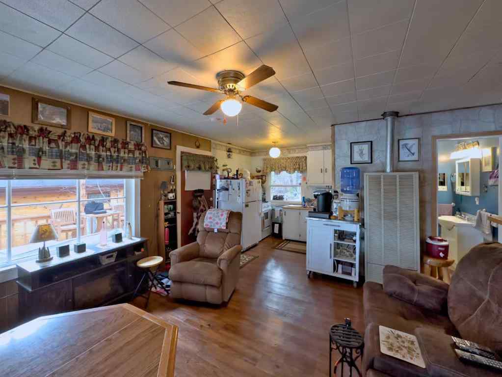 MLS® A2215237 - 12 Lee Lake Road   in NONE Rural Pincher Creek No. 9, M.D. of, Residential