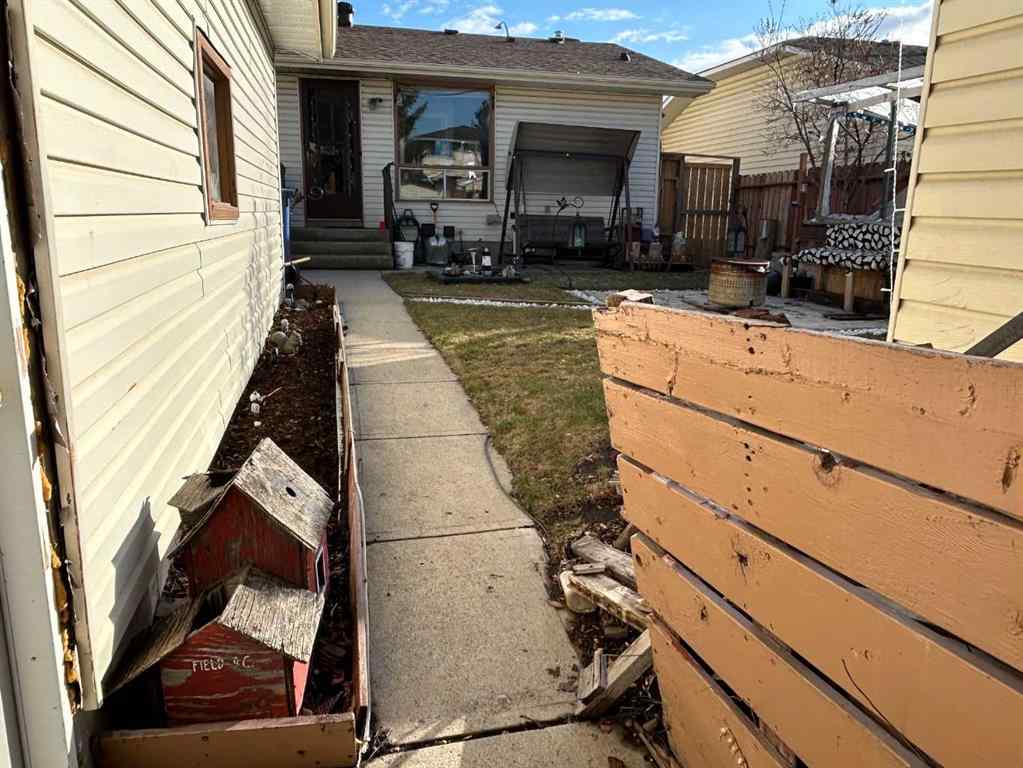 MLS® A2215245 - 636 Whiteridge Road NE in Whitehorn Calgary, Residential