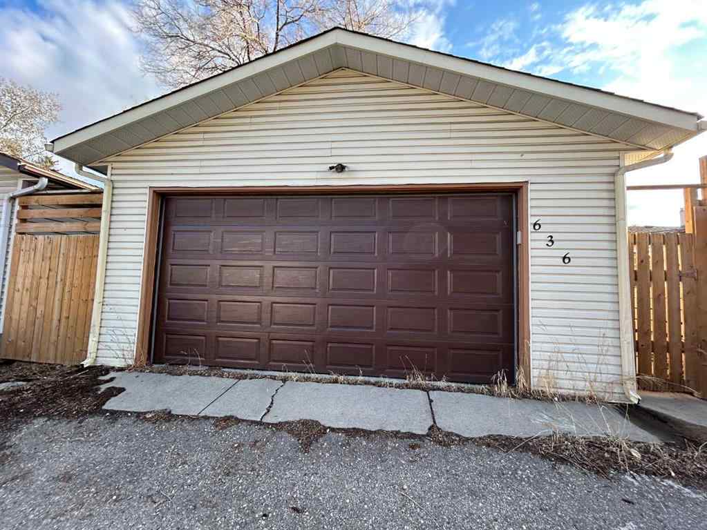 MLS® A2215245 - 636 Whiteridge Road NE in Whitehorn Calgary, Residential