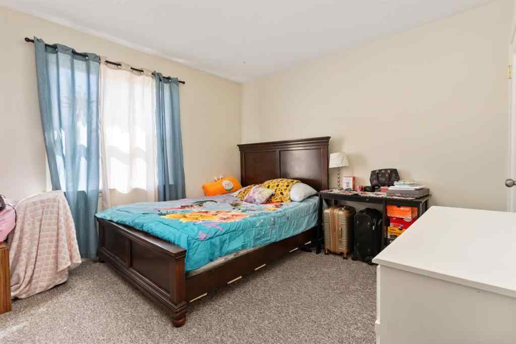MLS® A2215344 - 5402 47 Avenue  in Mount Pleasant Camrose, Multi-Family