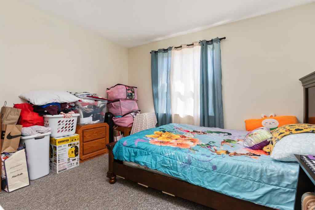 MLS® A2215344 - 5402 47 Avenue  in Mount Pleasant Camrose, Multi-Family