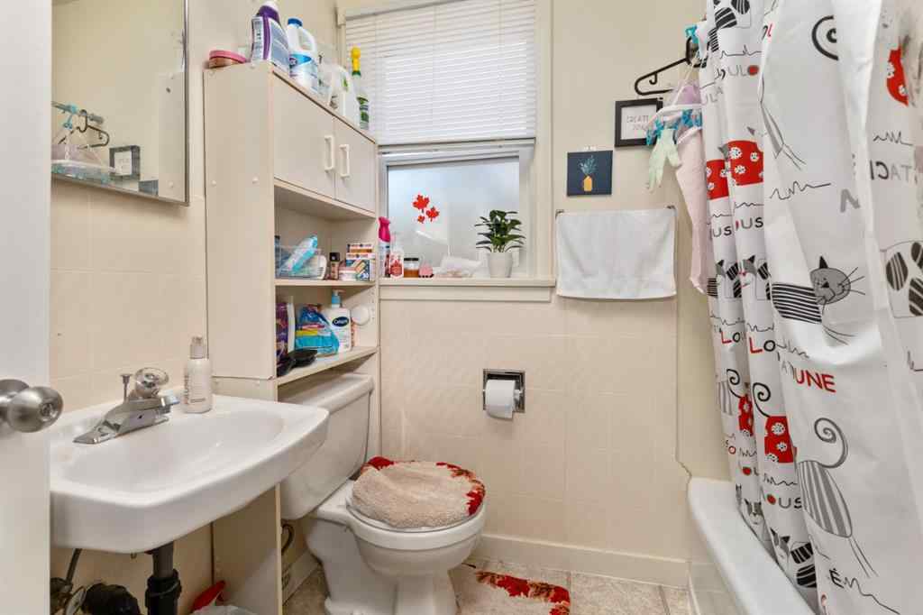 MLS® A2215344 - 5402 47 Avenue  in Mount Pleasant Camrose, Multi-Family