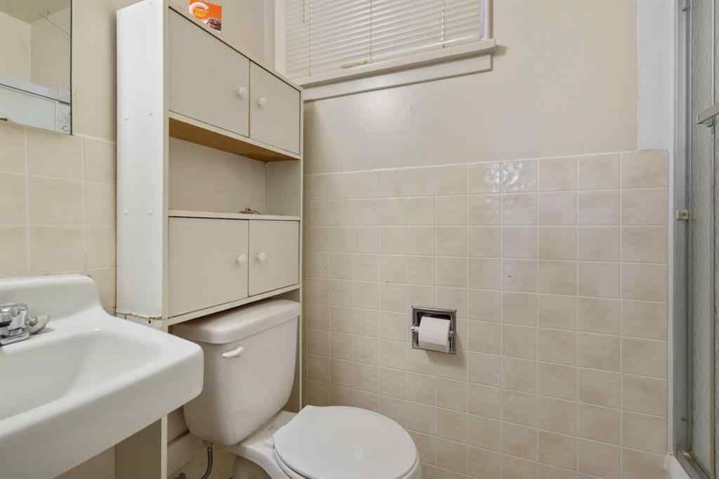 MLS® A2215344 - 5402 47 Avenue  in Mount Pleasant Camrose, Multi-Family