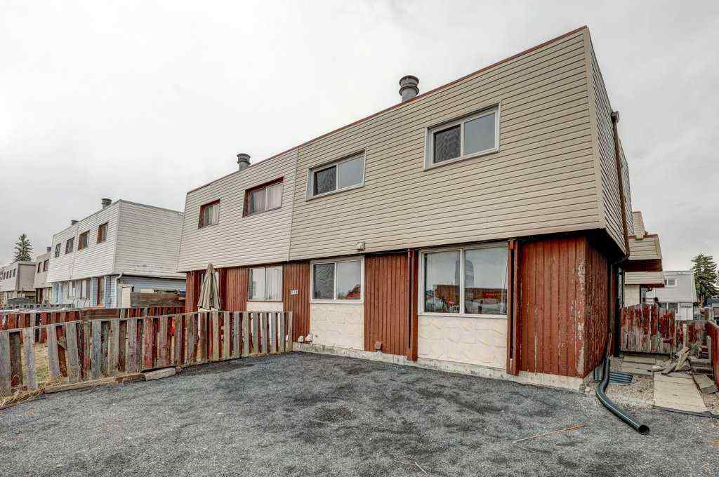 MLS® A2215361 - Unit #1 519 64 Street NE in Thorncliffe Calgary, Residential