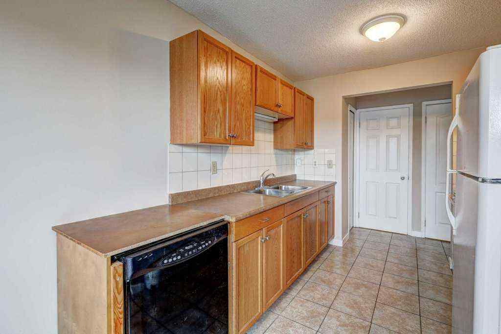 MLS® A2215361 - Unit #1 519 64 Street NE in Thorncliffe Calgary, Residential