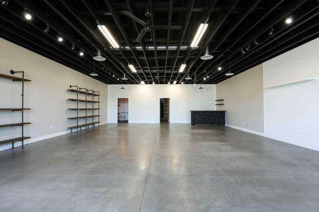 MLS® A2215418 - Unit #20 4012 4 Avenue S in Wt Hill Business Park Lethbridge, Commercial