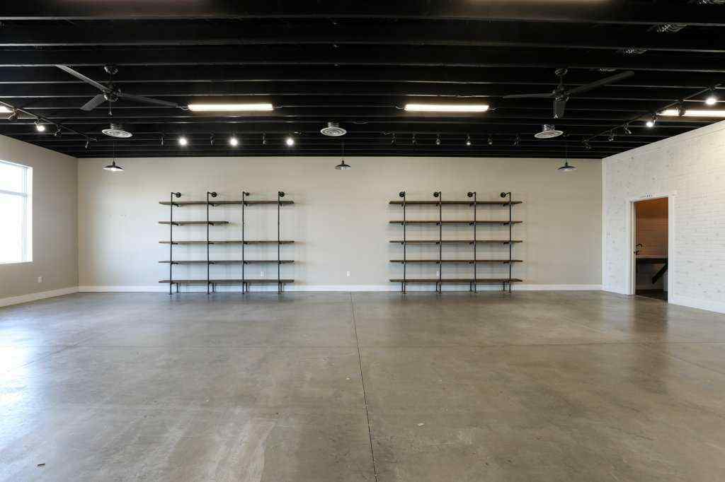 MLS® A2215418 - Unit #20 4012 4 Avenue S in Wt Hill Business Park Lethbridge, Commercial
