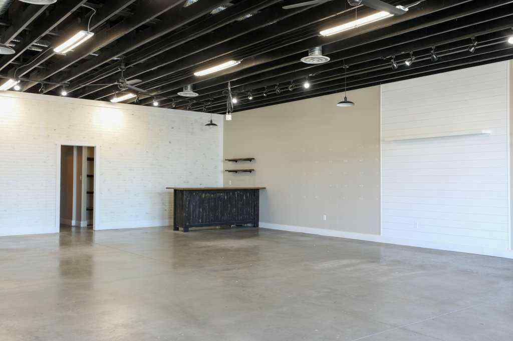 MLS® A2215418 - Unit #20 4012 4 Avenue S in Wt Hill Business Park Lethbridge, Commercial