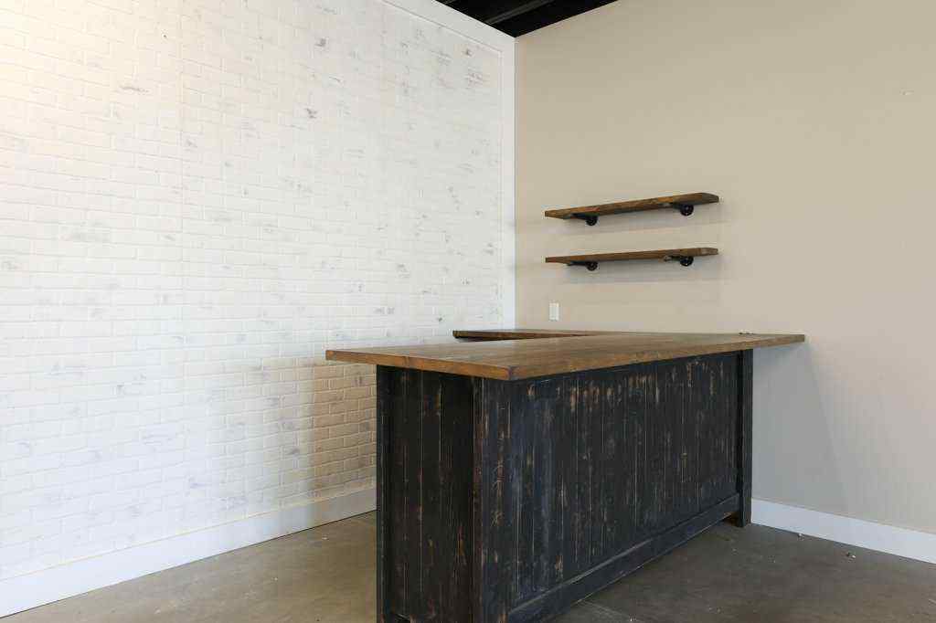MLS® A2215418 - Unit #20 4012 4 Avenue S in Wt Hill Business Park Lethbridge, Commercial