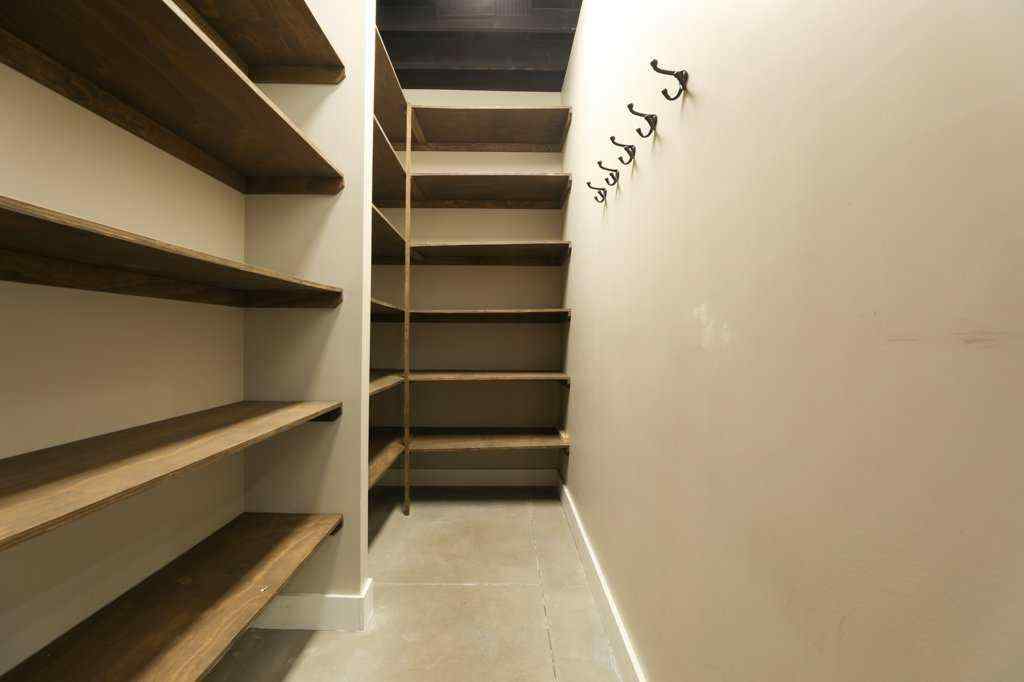 MLS® A2215418 - Unit #20 4012 4 Avenue S in Wt Hill Business Park Lethbridge, Commercial