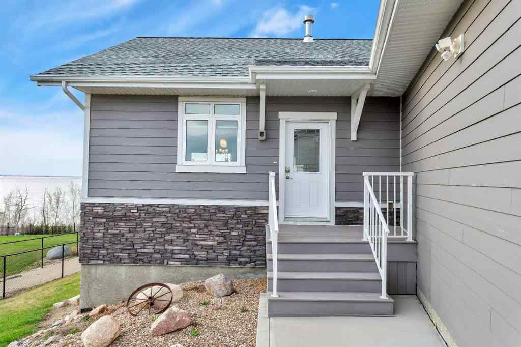 MLS® A2215466 - 23 Marina View Close   in Rochon Sands Heights Rural Stettler No. 6, County of, Residential