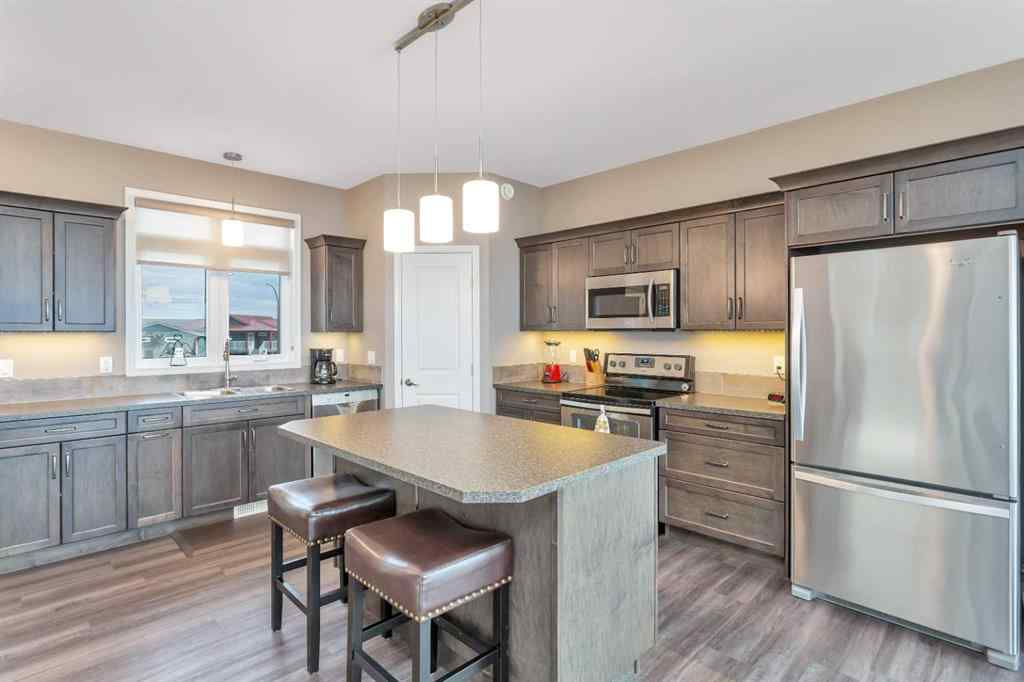 MLS® A2215466 - 23 Marina View Close   in Rochon Sands Heights Rural Stettler No. 6, County of, Residential